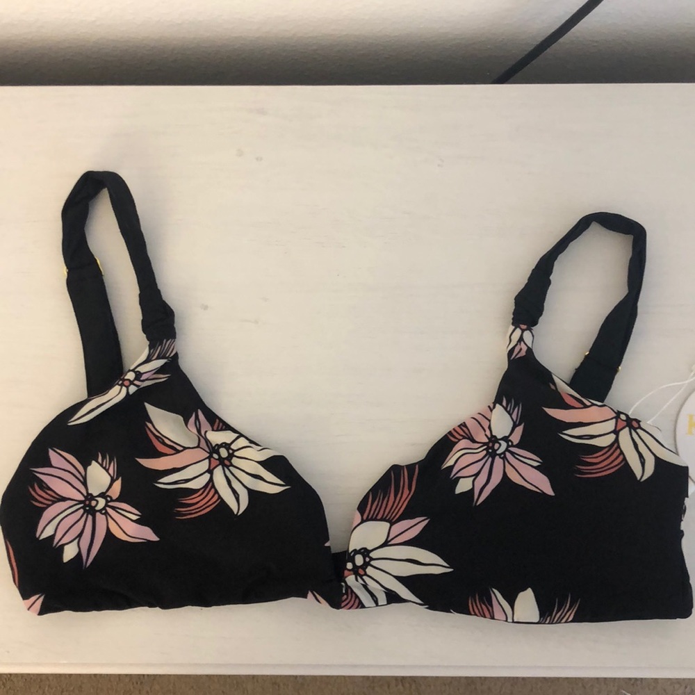 Koa Swim Castaway Top L